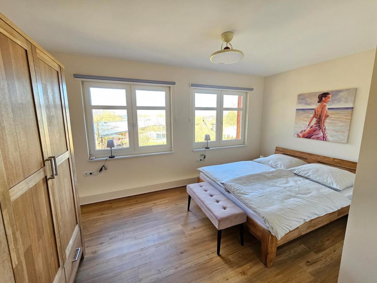 Ferienwohnung Glueck Am See Sternberg Bagian luar foto